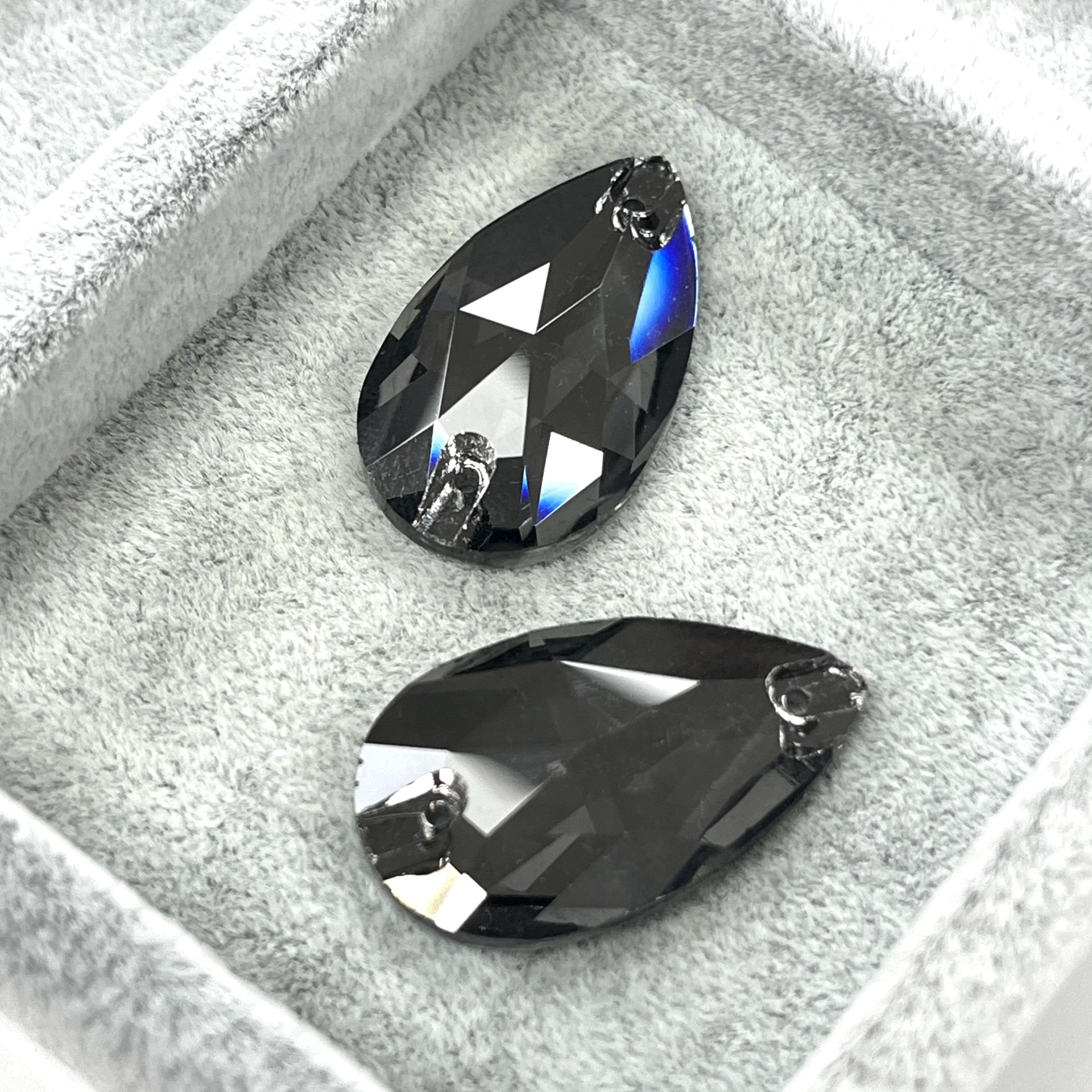 Damla Şekilli 28x17mm Dikilebilir Crystal Silver Night Cam Taş - Füme Dikme Taş