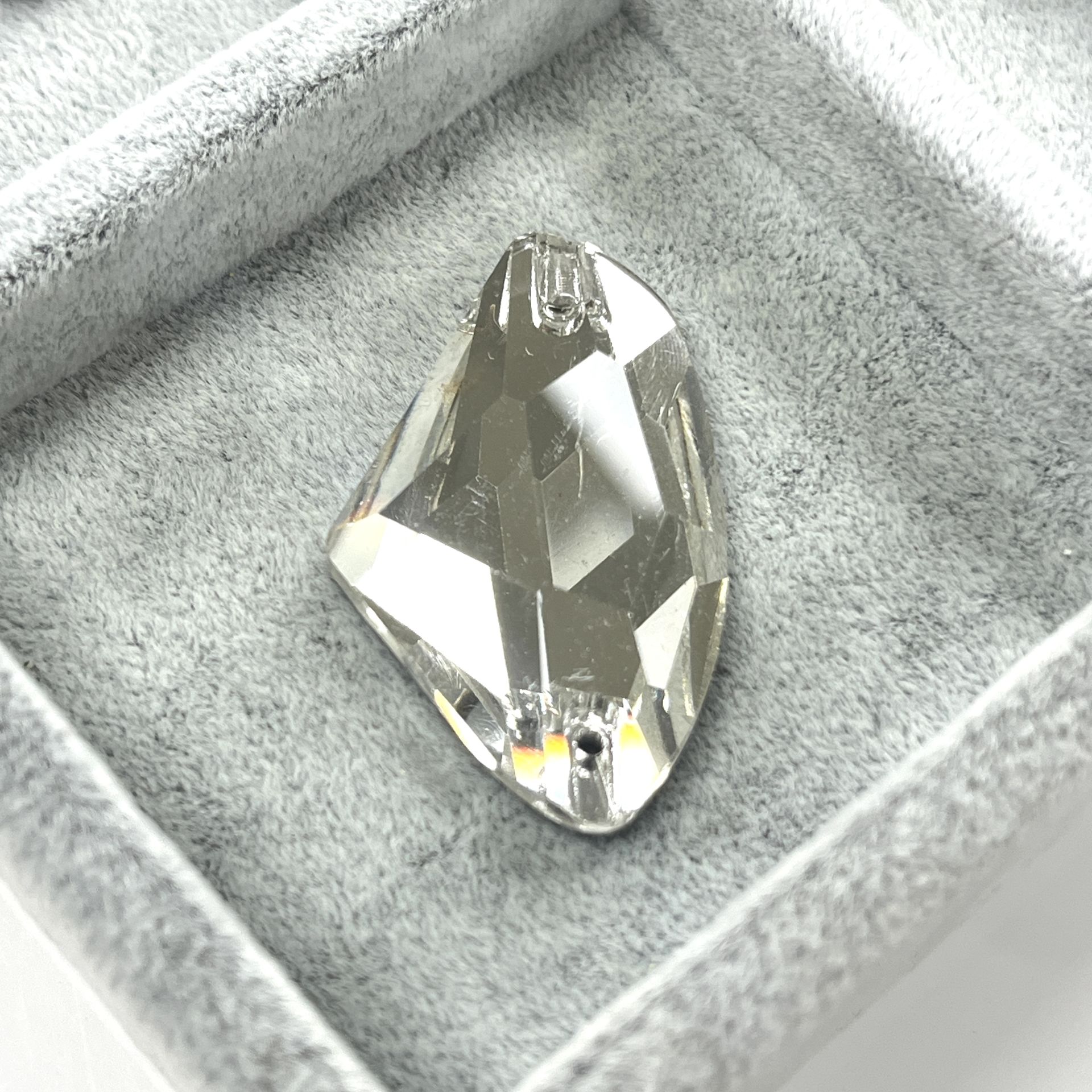 Galactic Şekilli 39x28mm Dikilebilir Crystal Cam Taş - Beyaz Dikme Taş